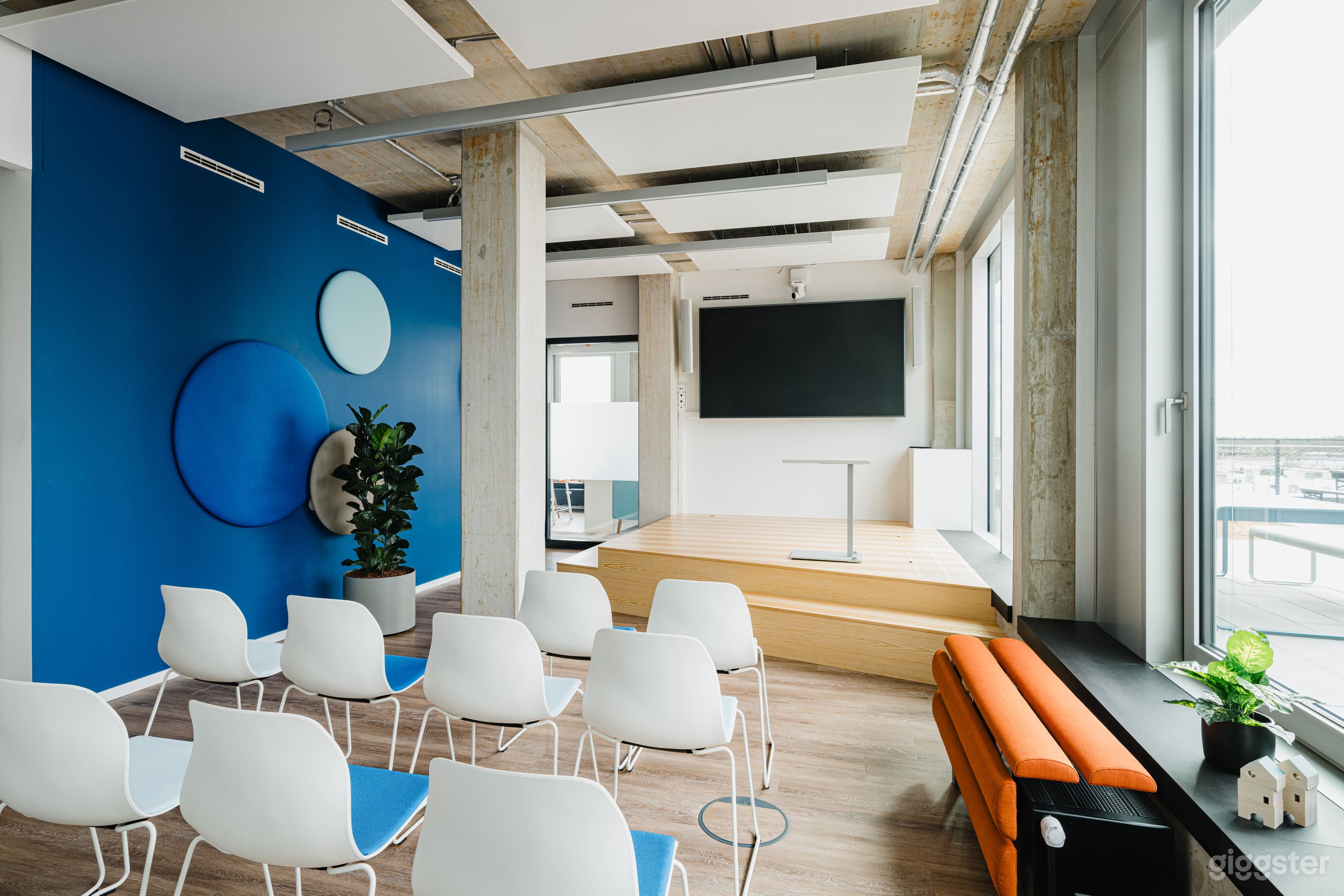 Moderner Coworking- & Eventspace mit Dachterrasse Foto 3