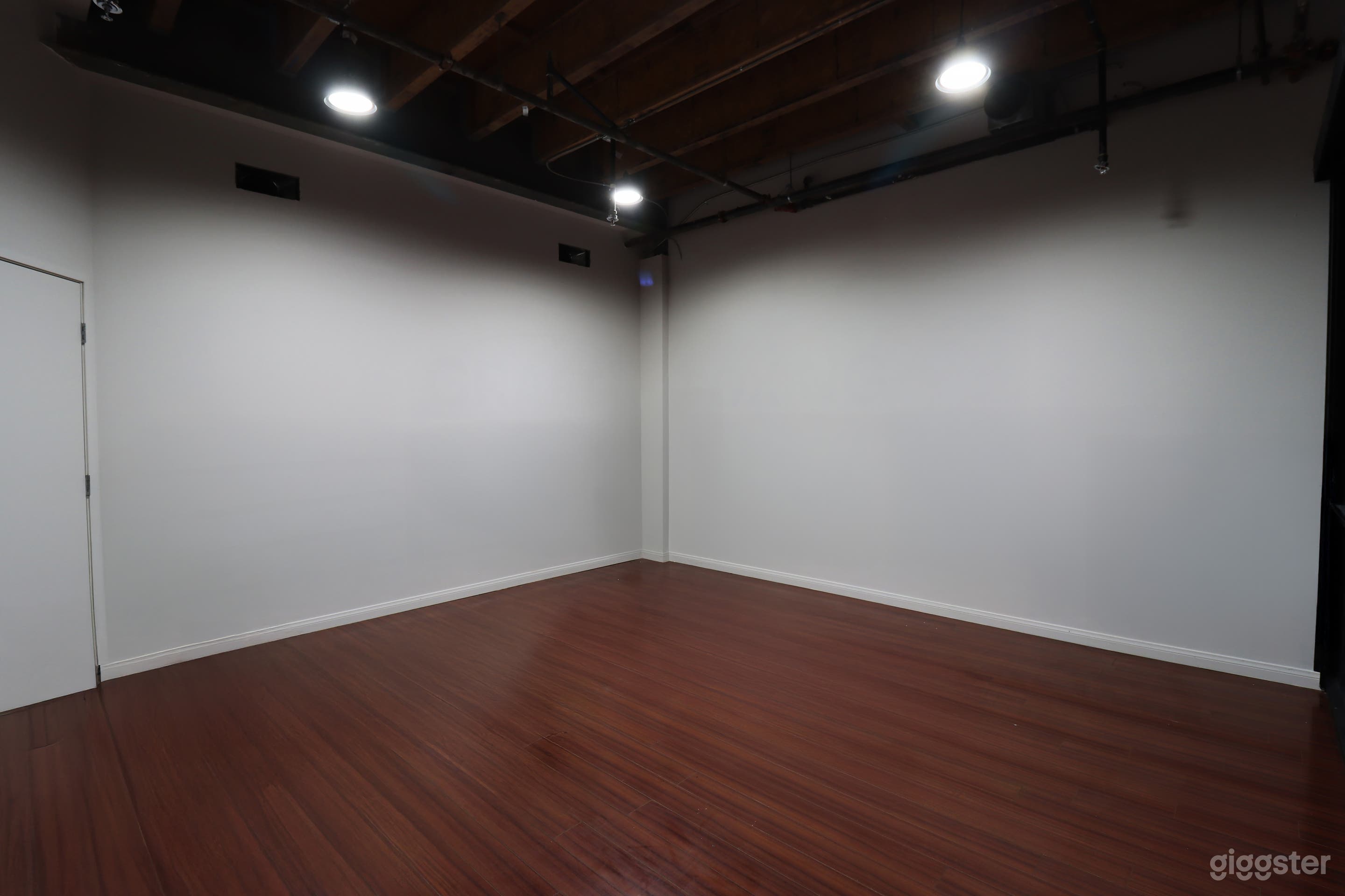 Studio B - Cutting-edge Space for both Production and Recording Photo 3