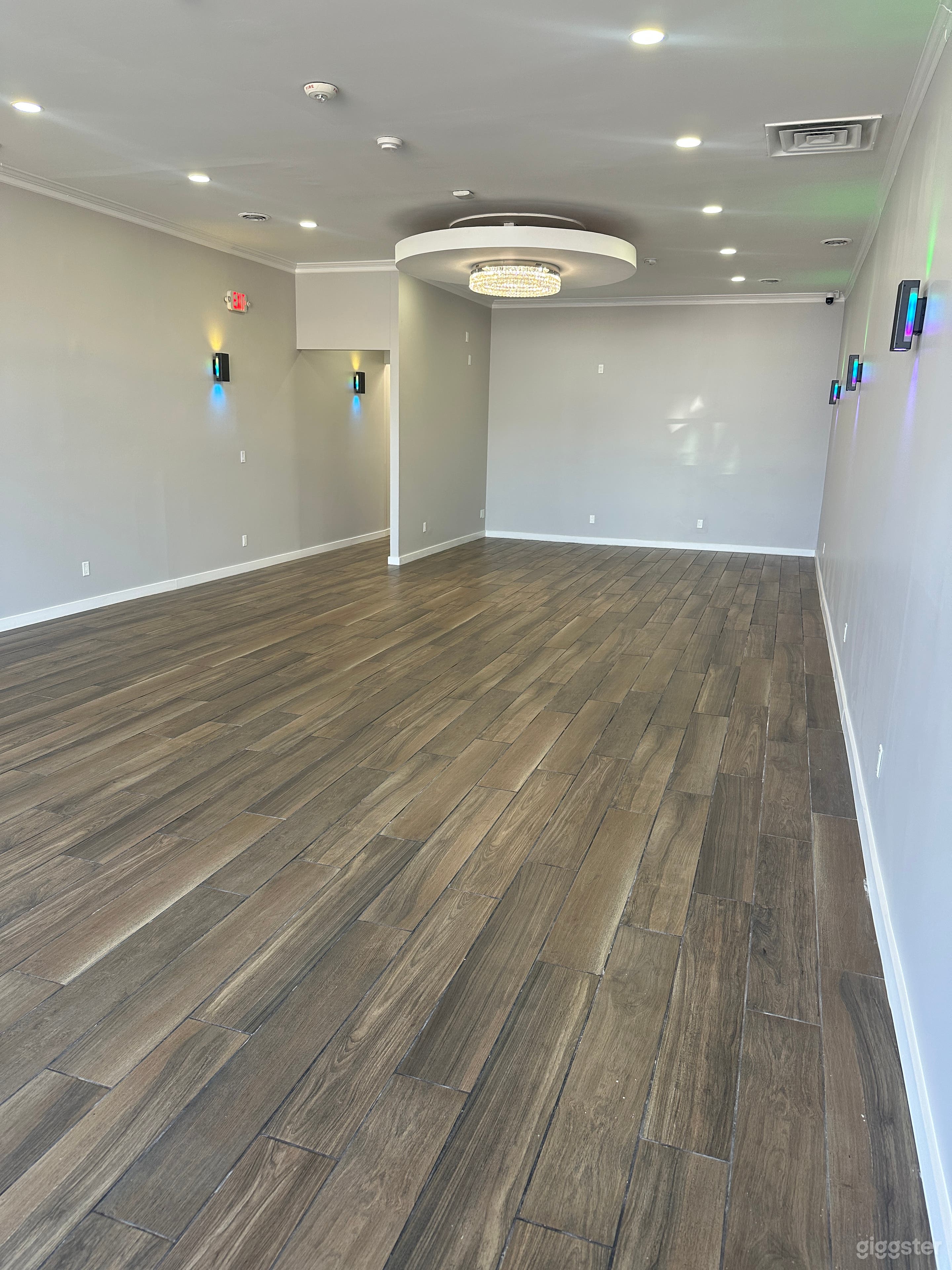 An Event space in Long Island with free chairs and tables Photo 1