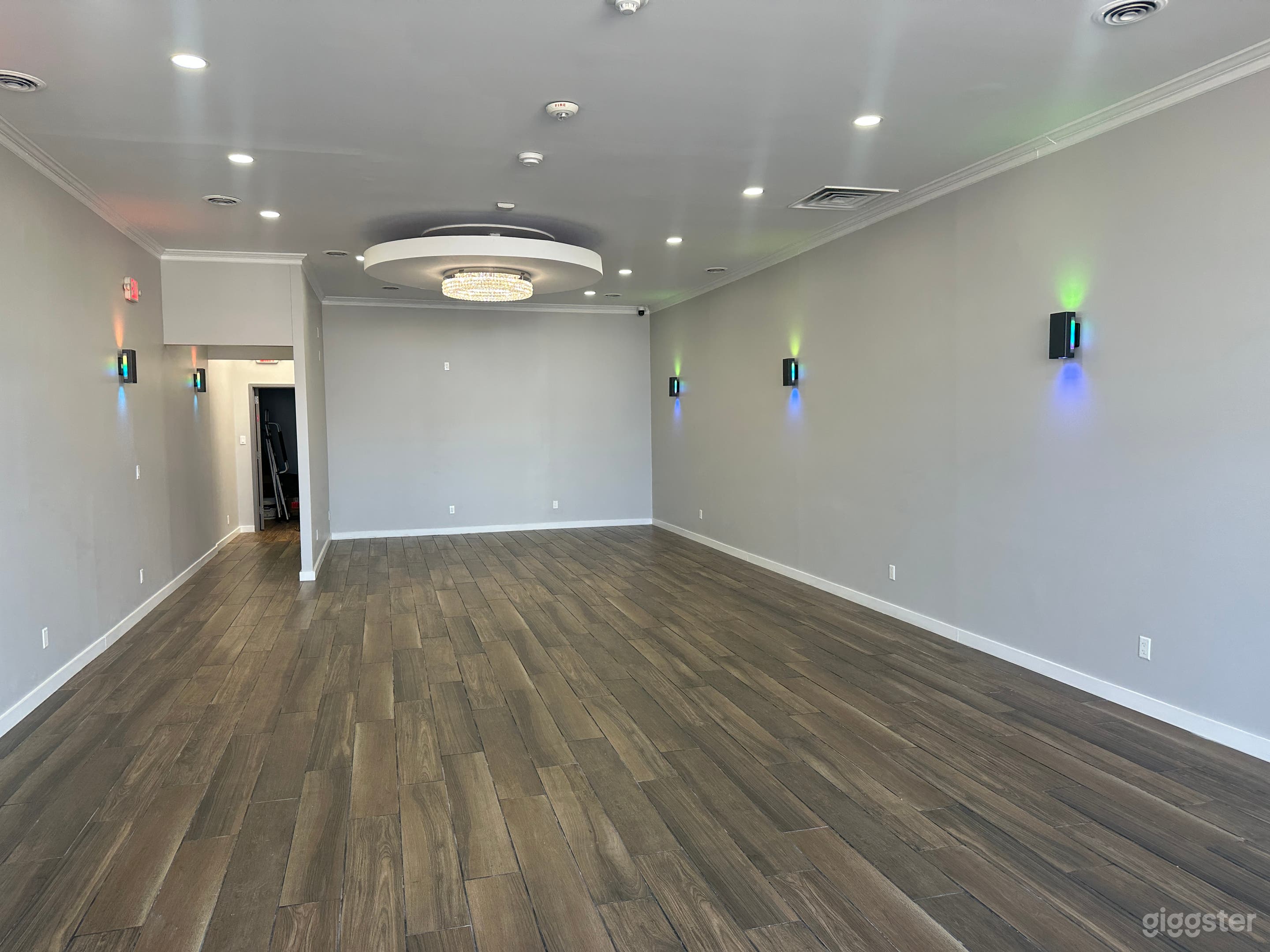 An Event space in Long Island with free chairs and tables Photo 3