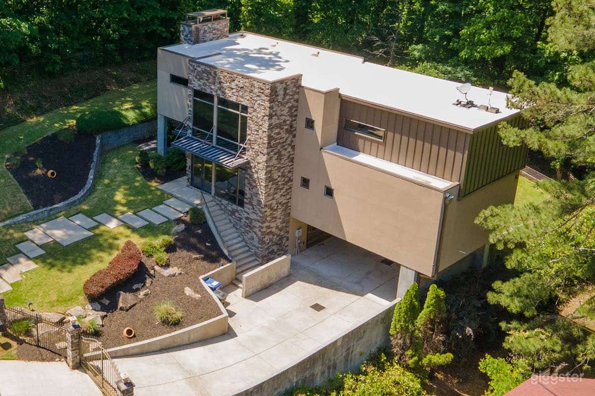 Super Mansion Photo 4