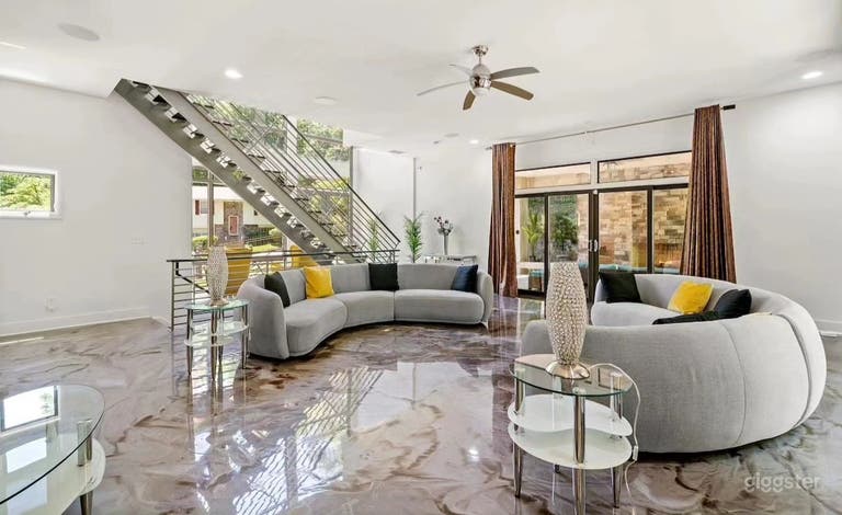  Super Mansion 
