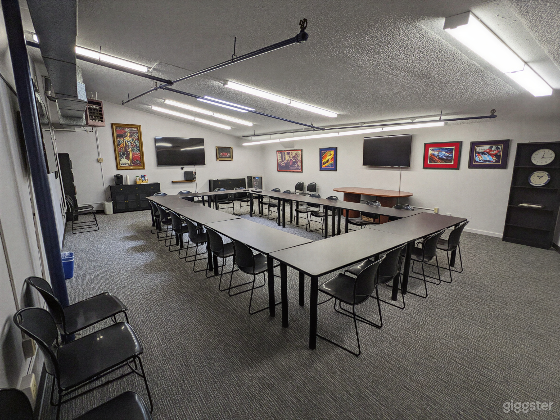Spacious Institutional Classroom & Workshop Photo 2