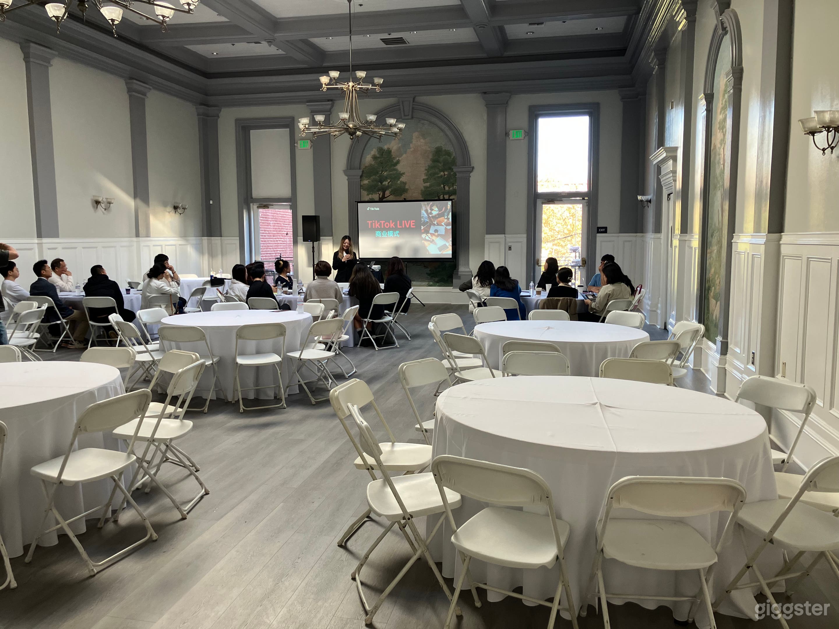 Impressive Banquet Room in Downtown San Jose Photo 2