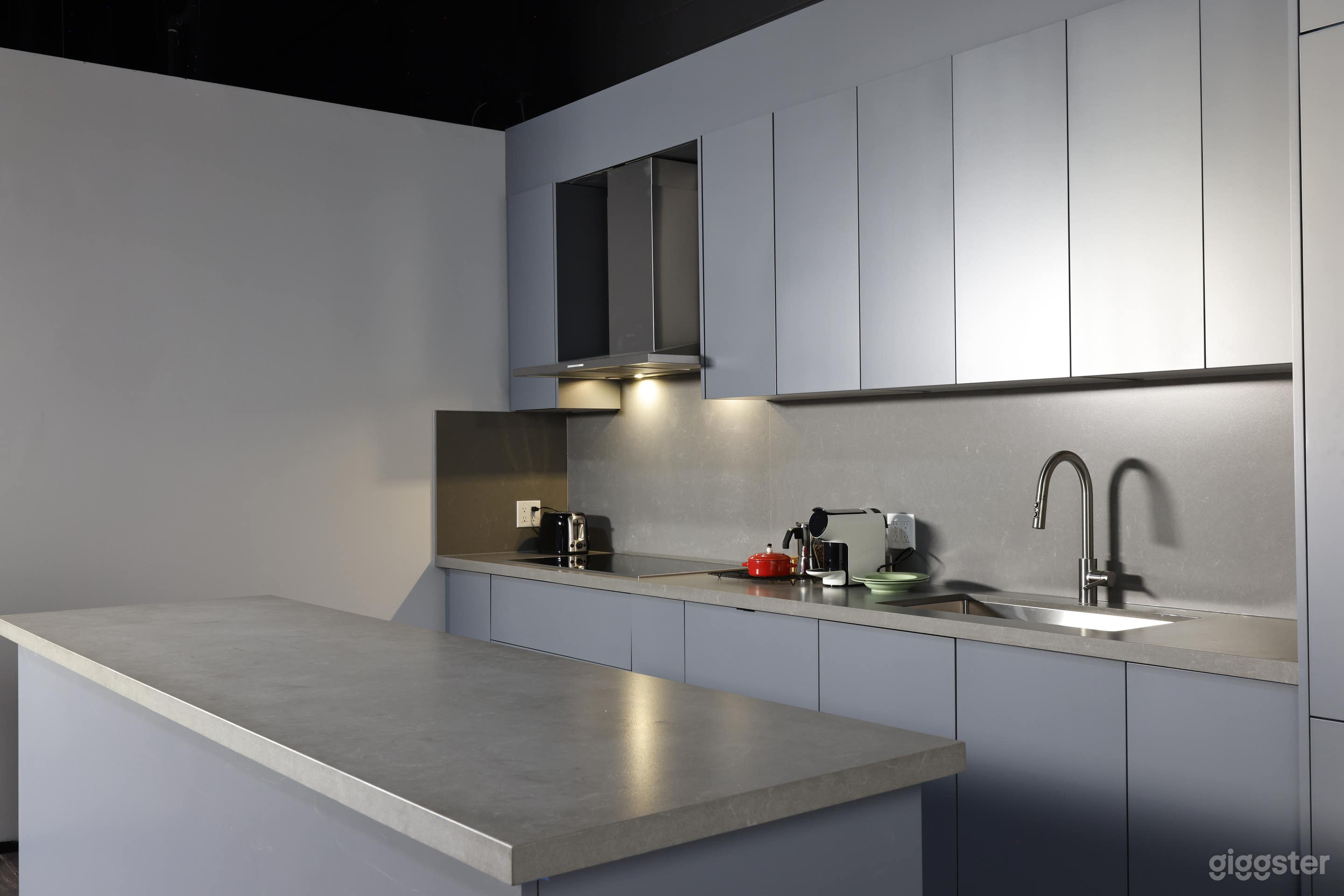 Stunning Kitchen Stage for Production Photo 3