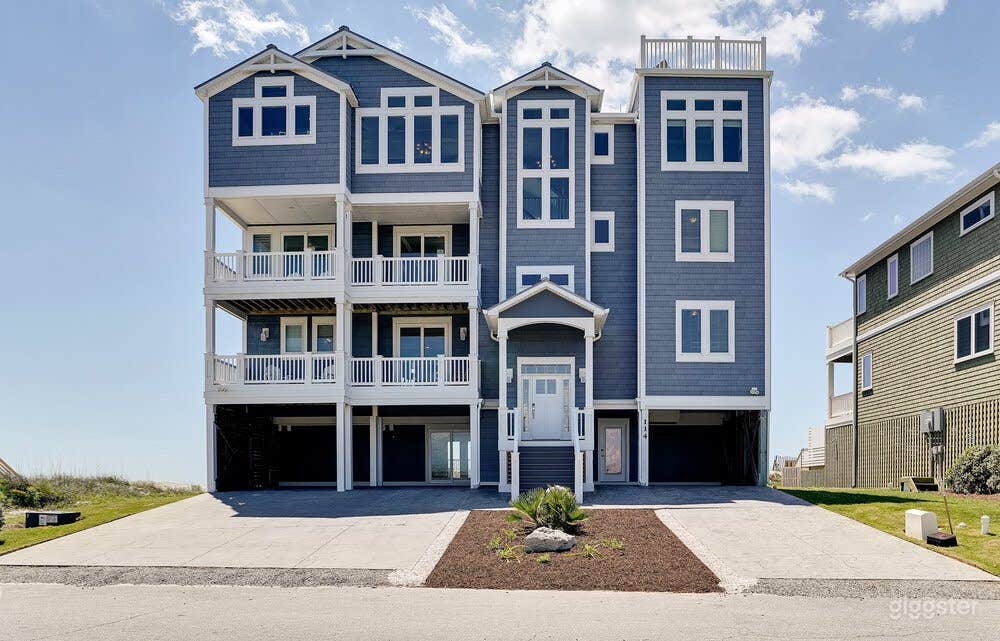 Oceanfront NC Modern Mansion Photo 1