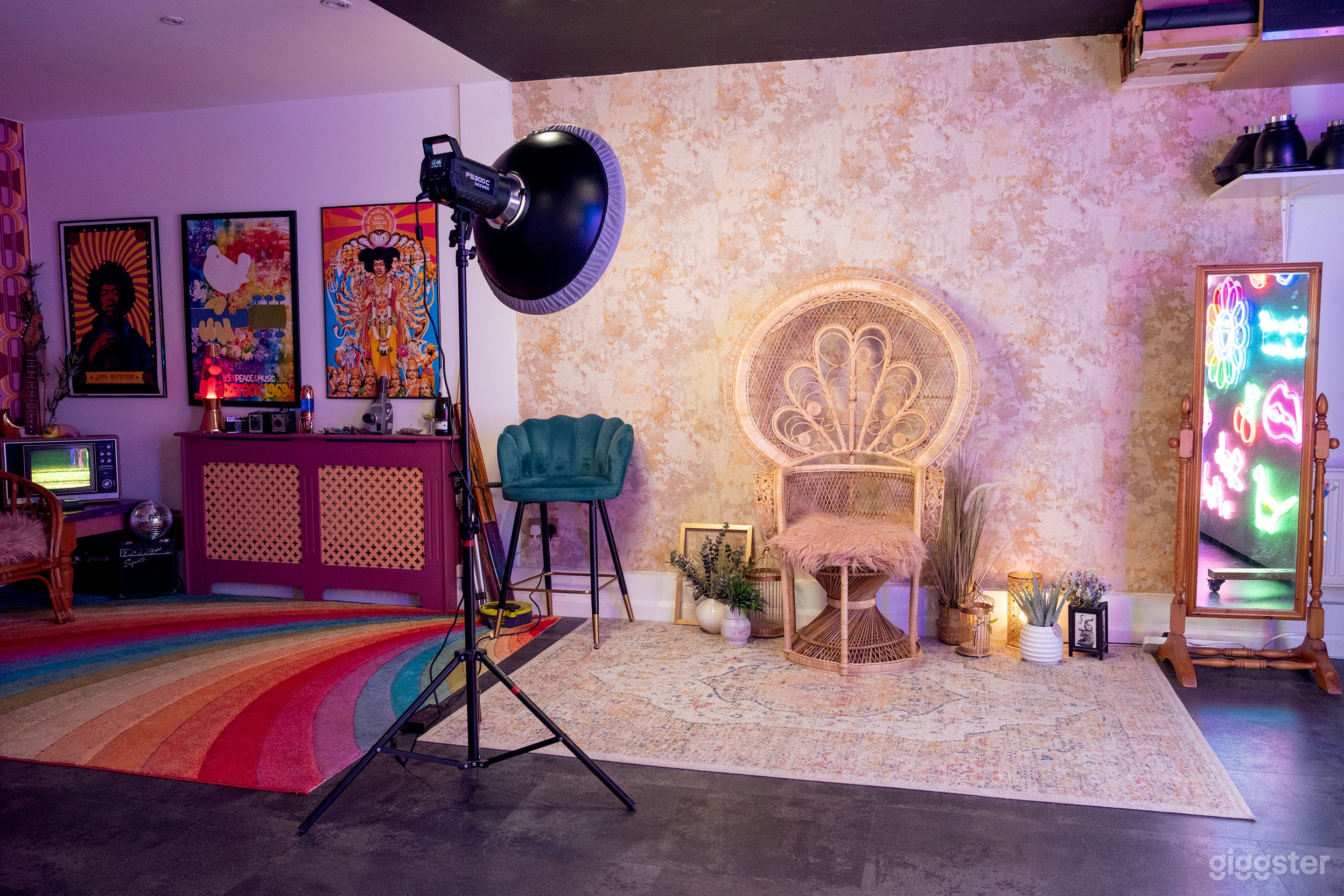 Vibrant Creative Photo Studio Photo 4
