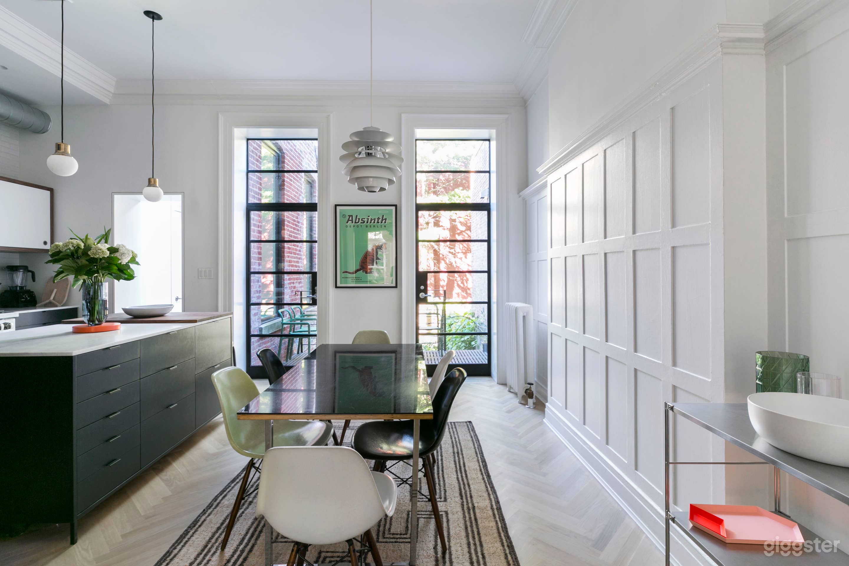 Renovated Brooklyn Brownstone with Yard/Garden Photo 3