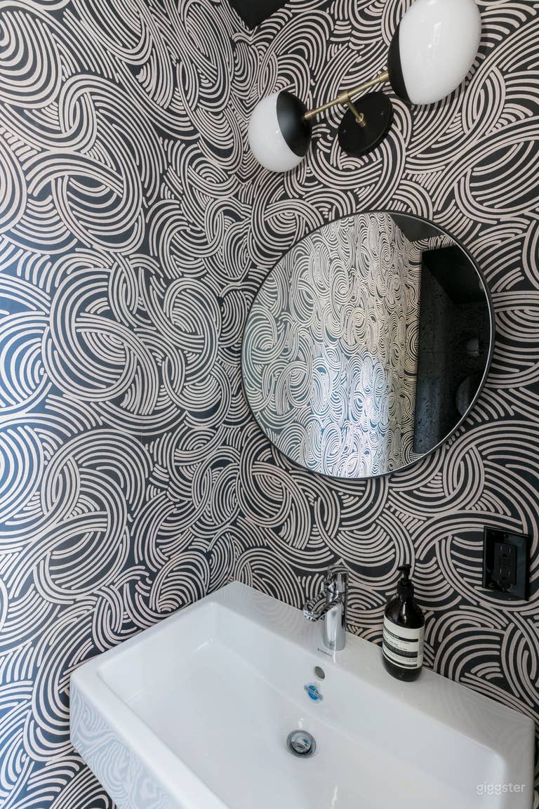  Renovated Brooklyn Brownstone with Yard/Garden 