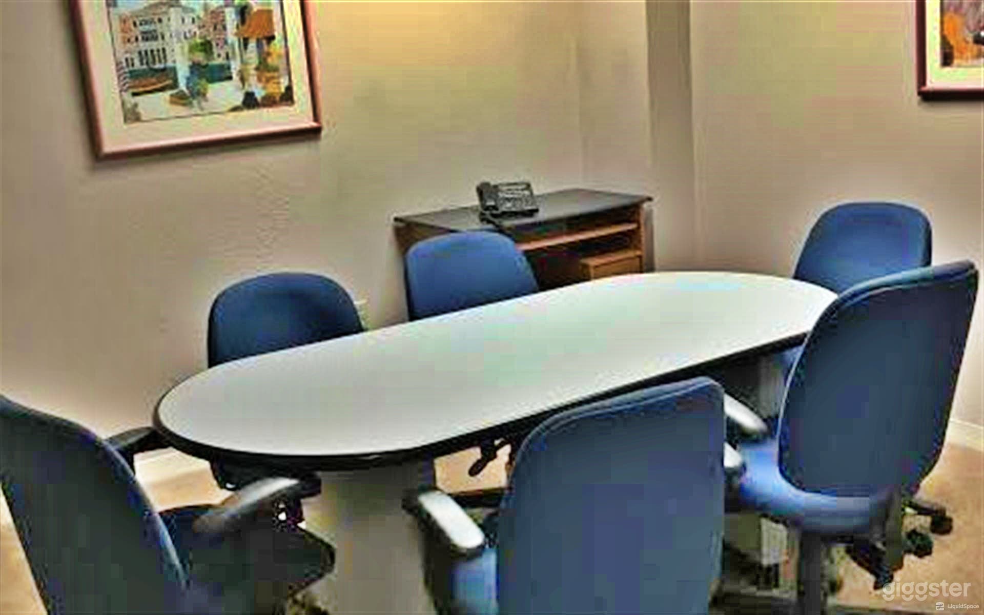 150 SQFT Conference/Meeting Room Photo 2