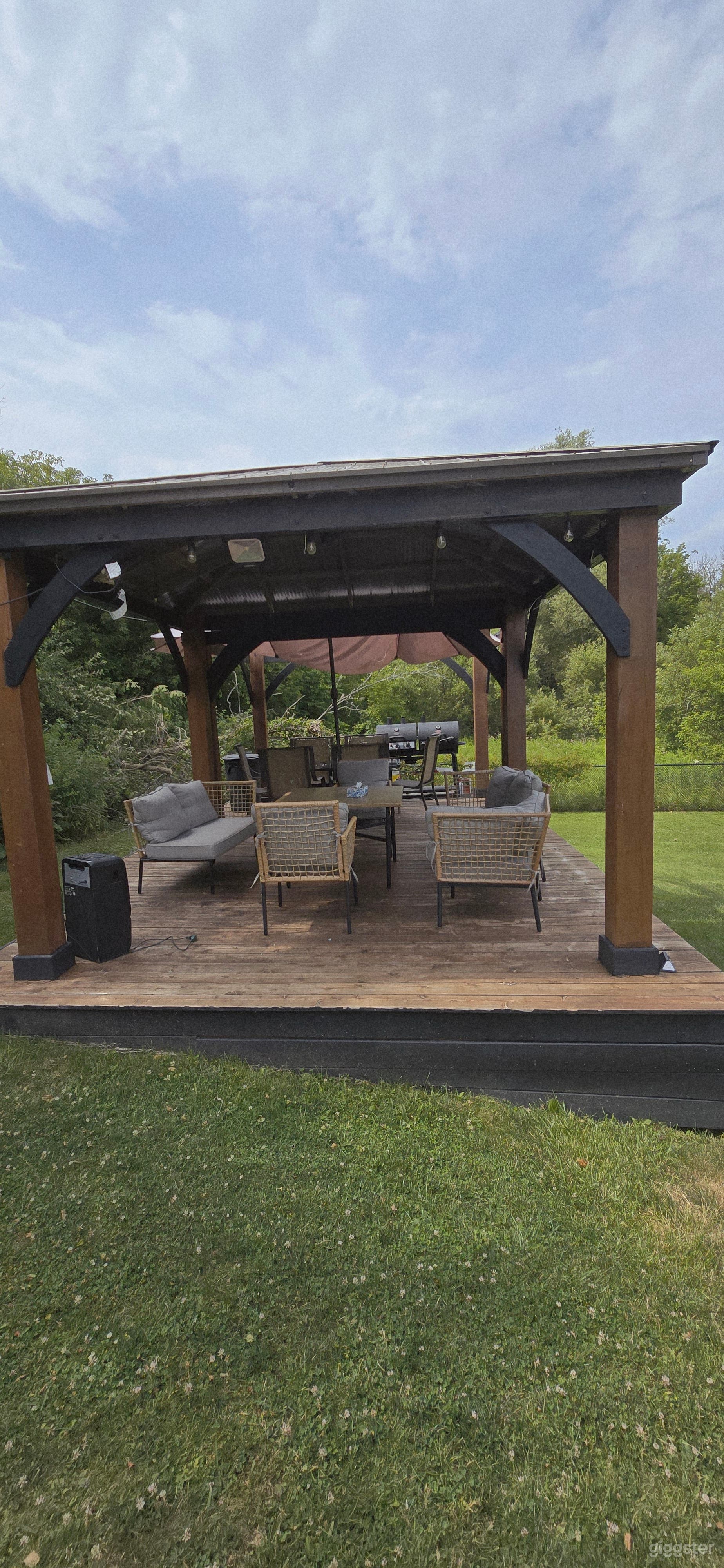 Hidden Heaven in the Heart of Aurora Photo 3