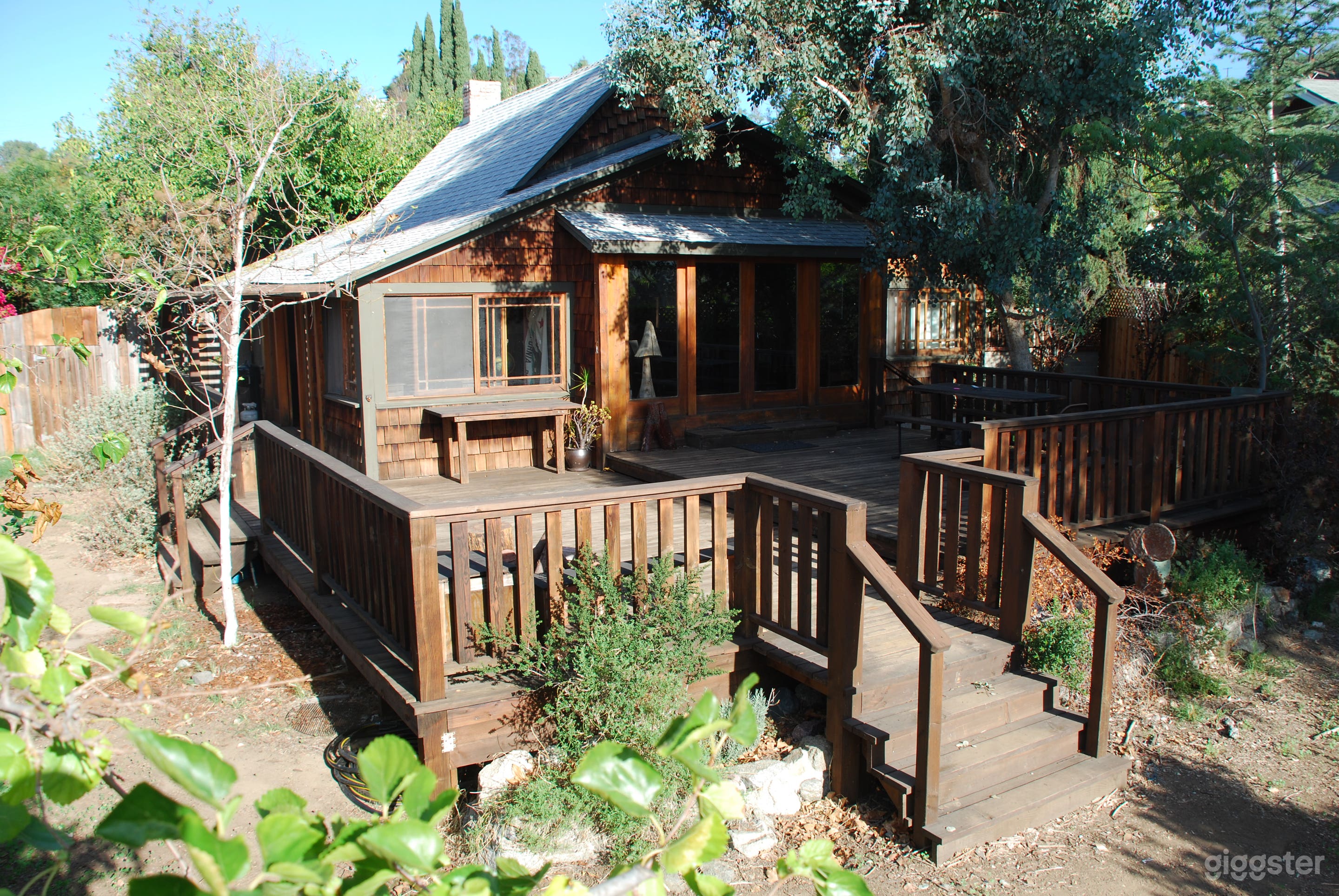 Redwood Cabin in Los Angeles Photo 1