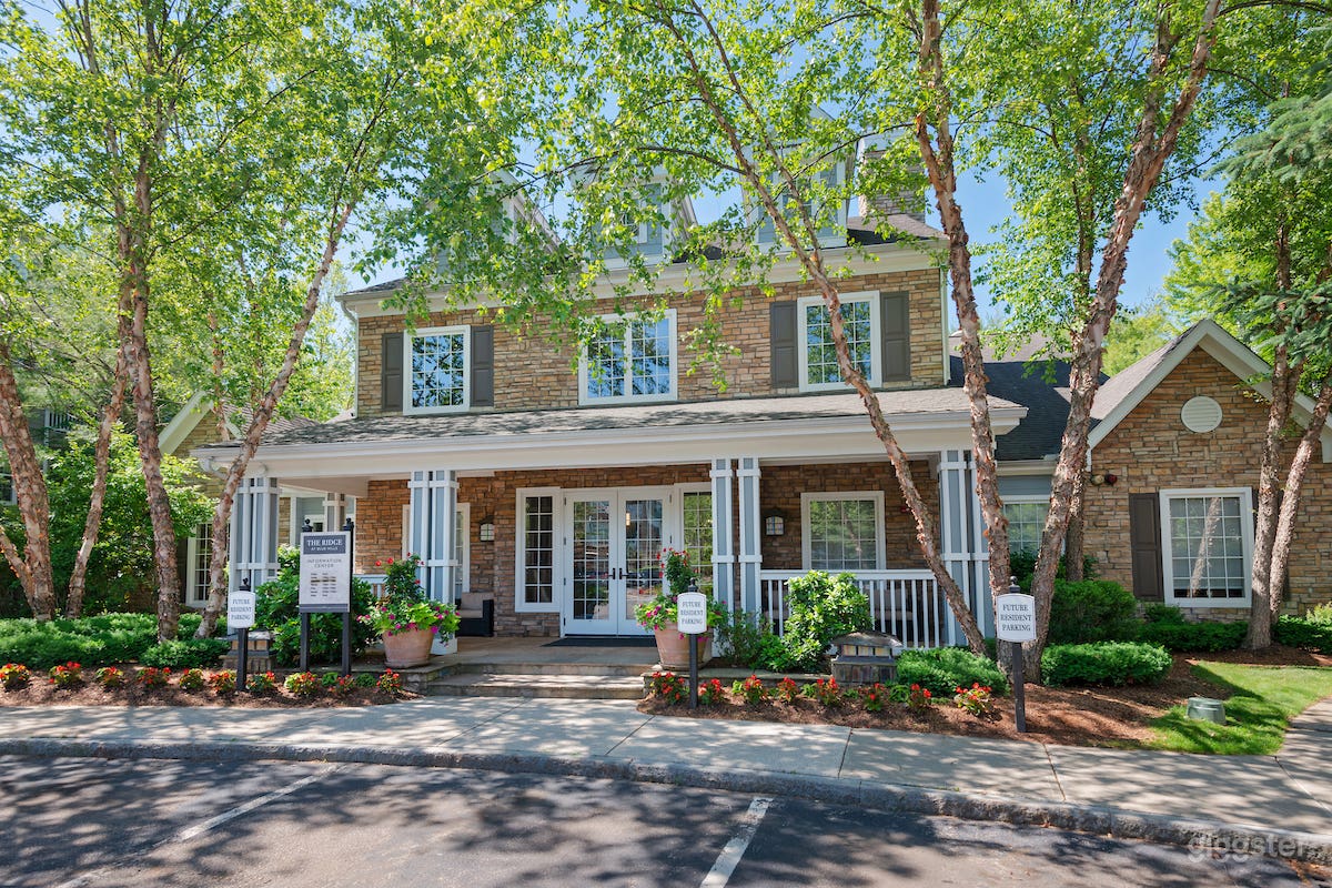 Elegant Theater Room in Braintree Photo 3