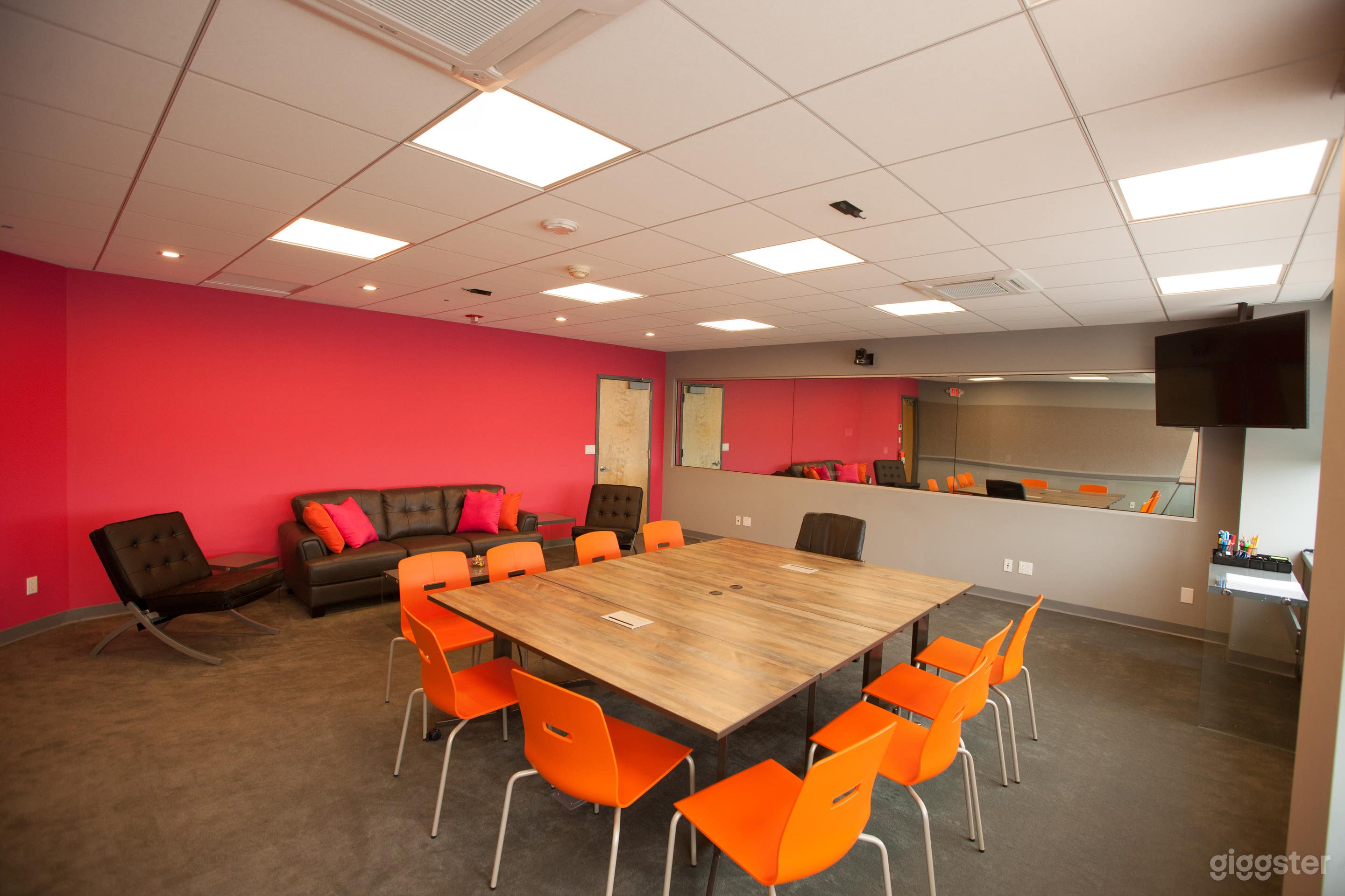 Conference Room w/Conference table 