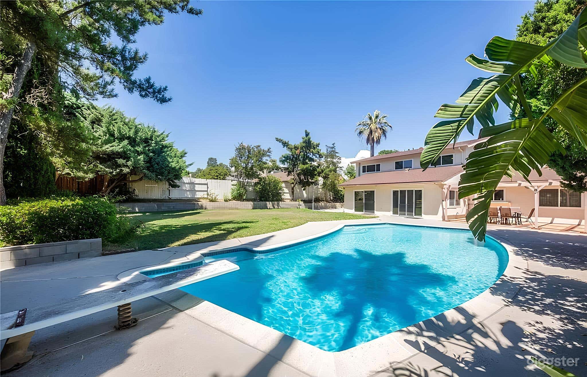 Beautiful Large Pool &amp; Scenic Backyard Photo 1