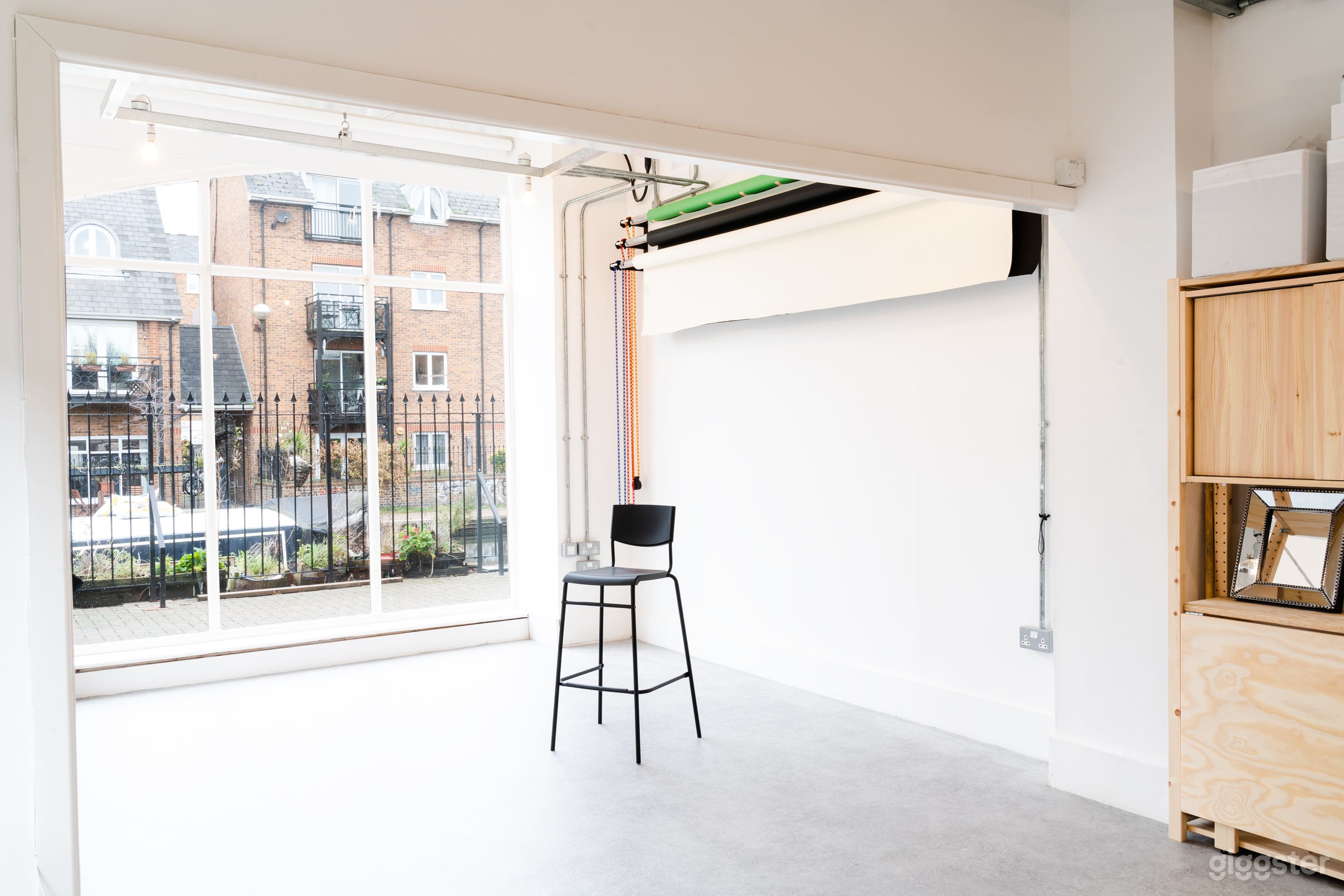 Canal Side Daylight Studio, London Photo 1