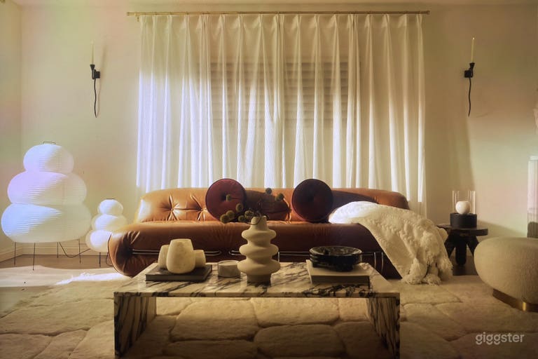  Modern Sculptural Home with Designer Interiors 