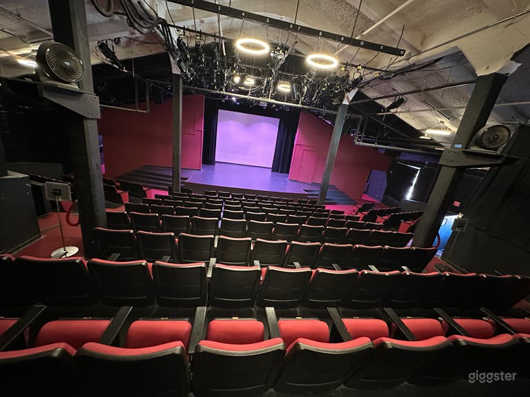  Large space suitable for shows, performances, meetings, and parties 