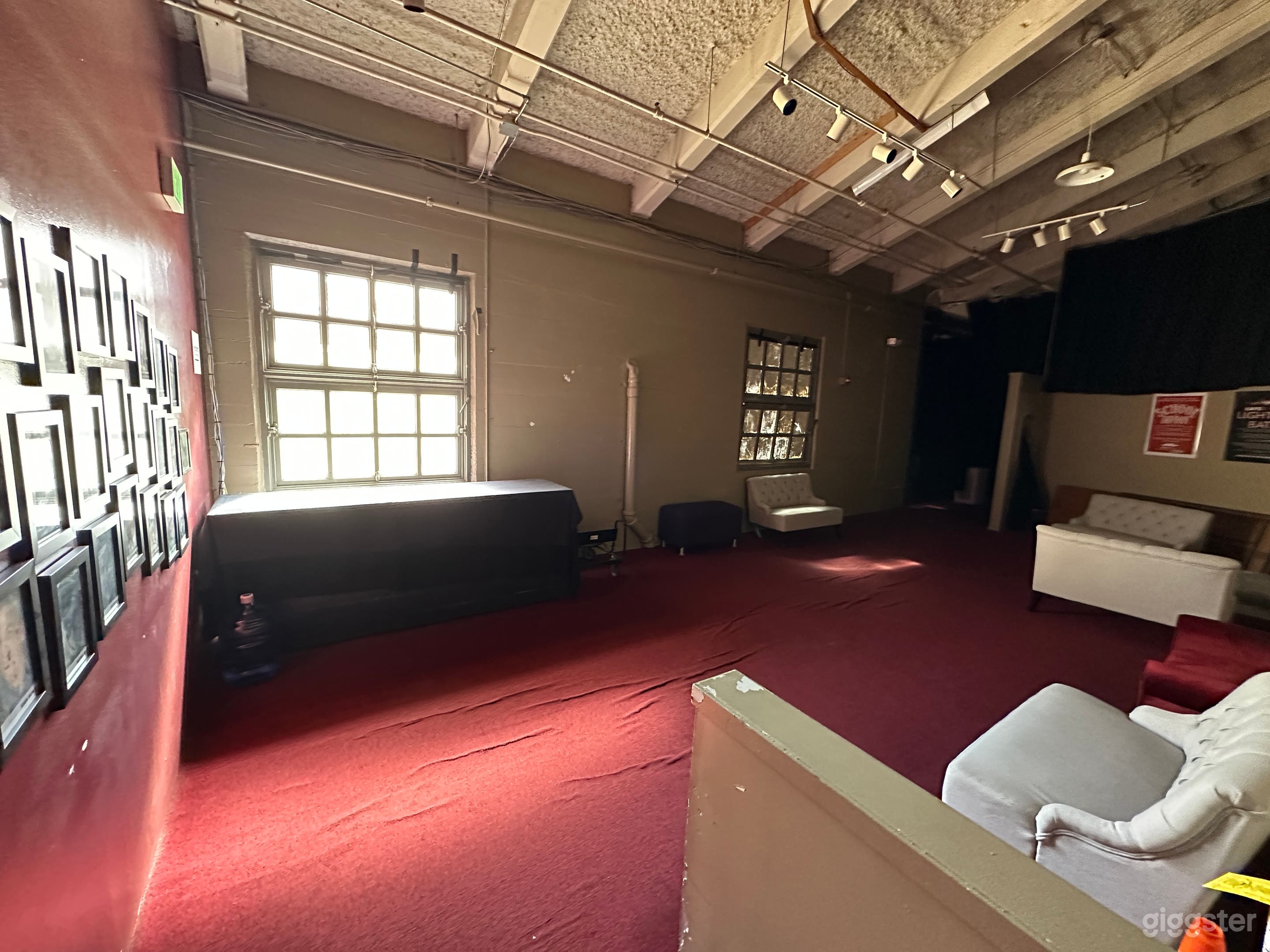 Side Lobbies Can Be Used as Breakout Spaces or Mixer/Reception Areas