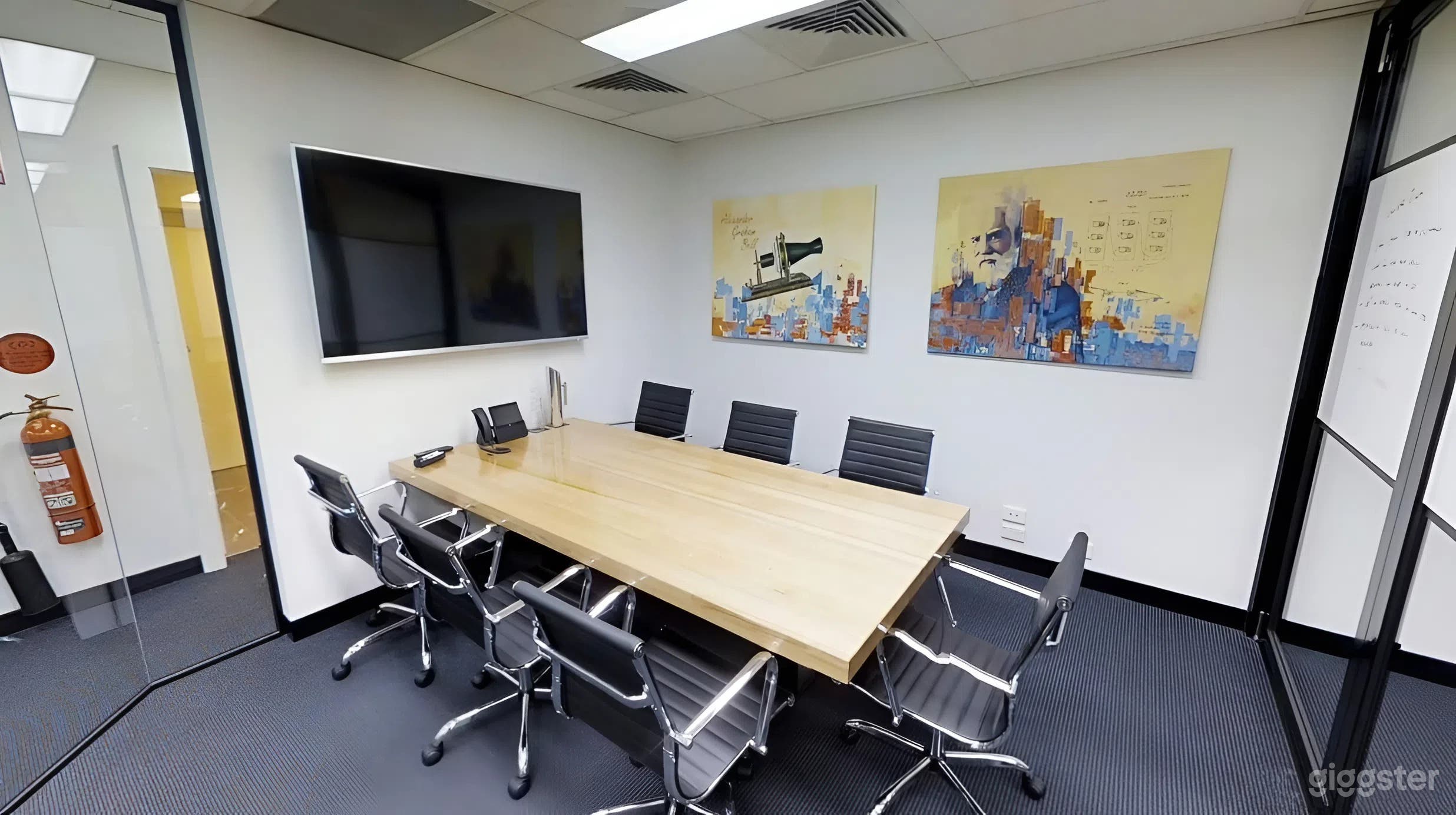 Bell Room - Private Meeting Space for 7 Persons Photo 1