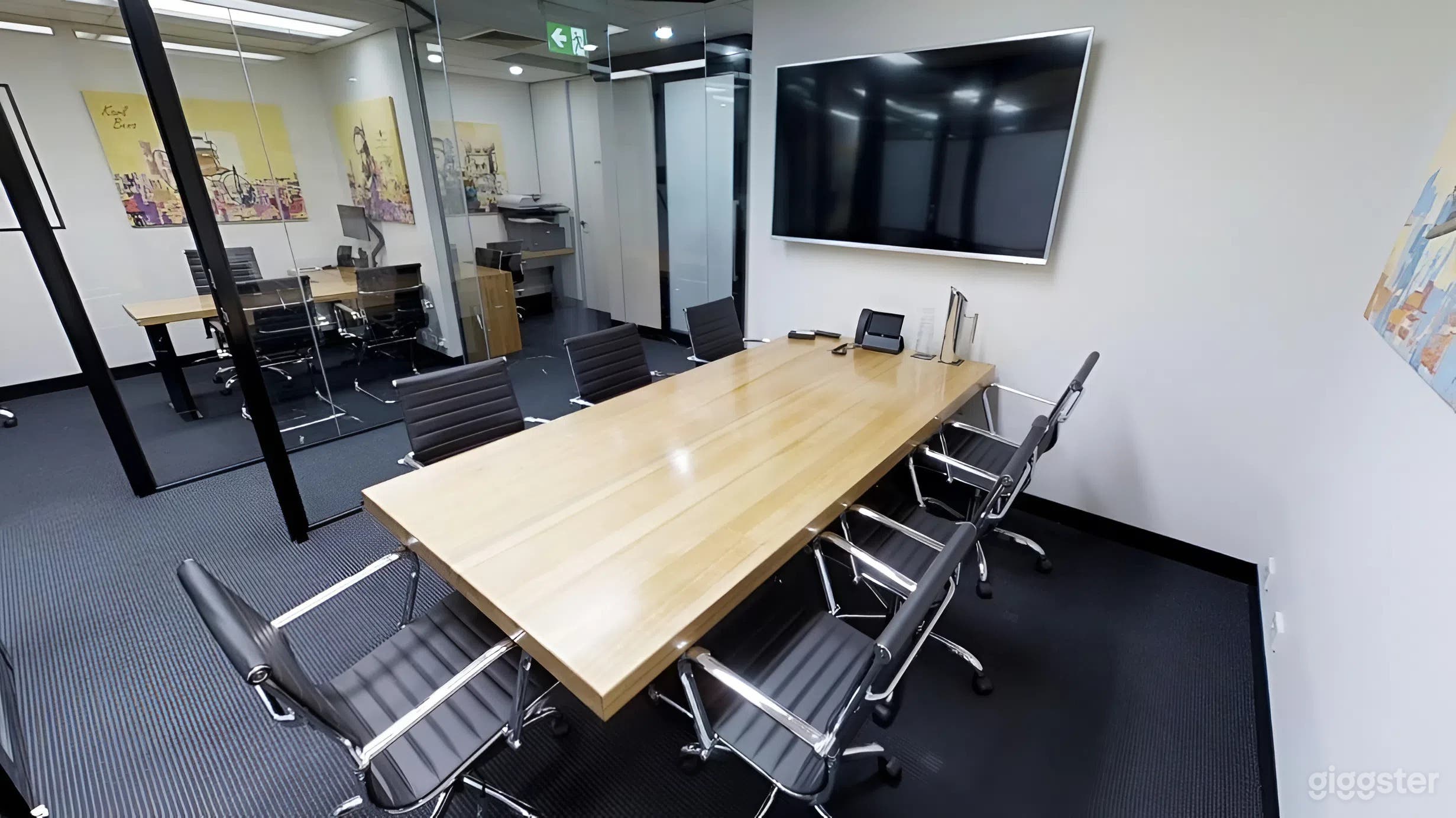 Bell Room - Private Meeting Space for 7 Persons Photo 4
