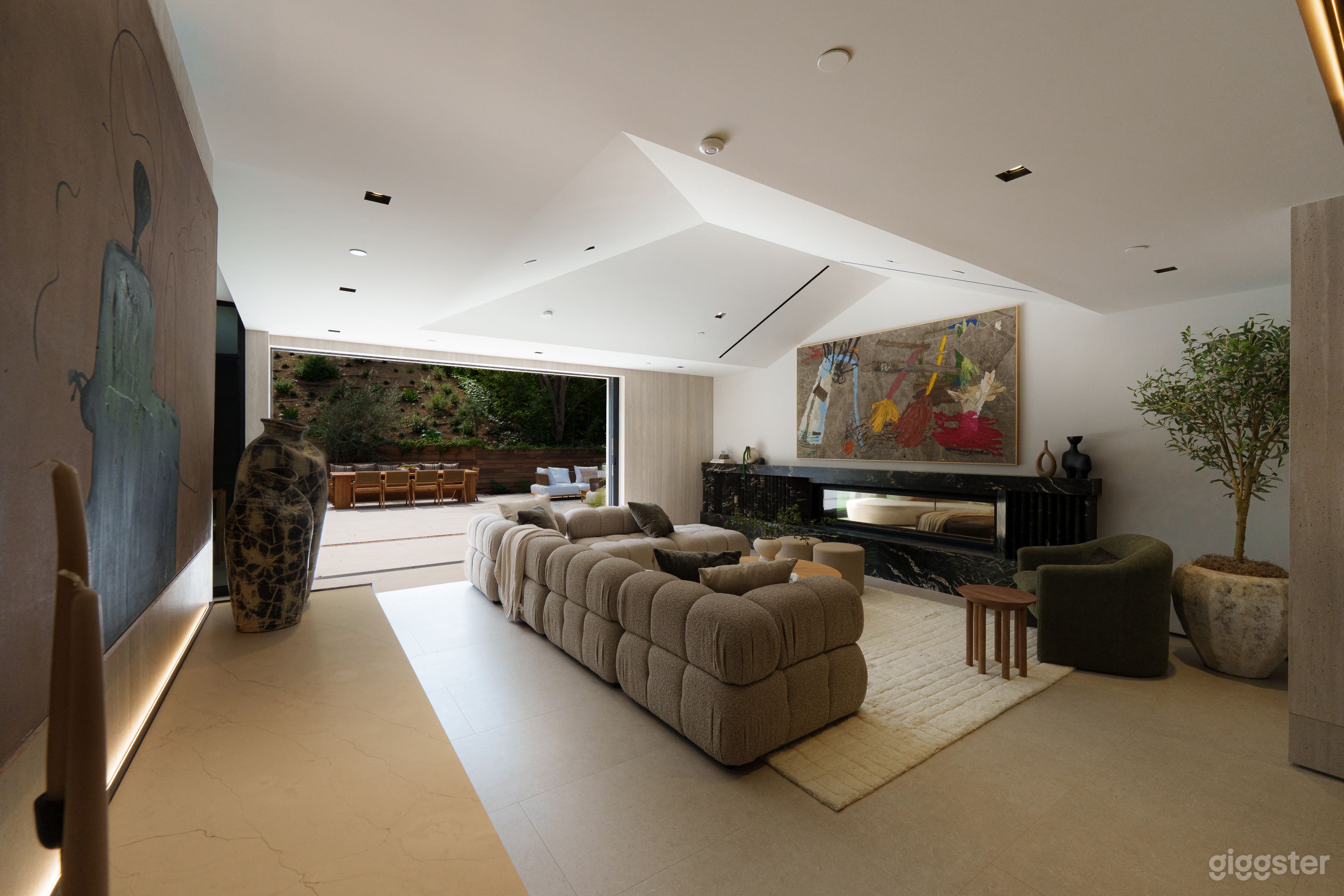 Architectural Zen Estate Photo 4