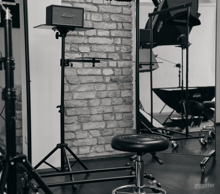  Indoor Studio for Photoshoots 