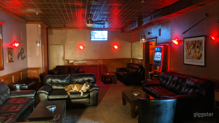  Gran Club de Striptease Moderno con Salón de Cigarros Separado 