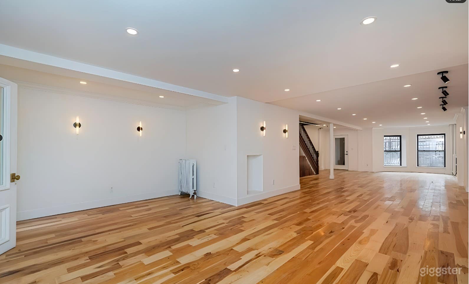  Spacious &amp; Cozy Home on Lincoln Place Photo 4