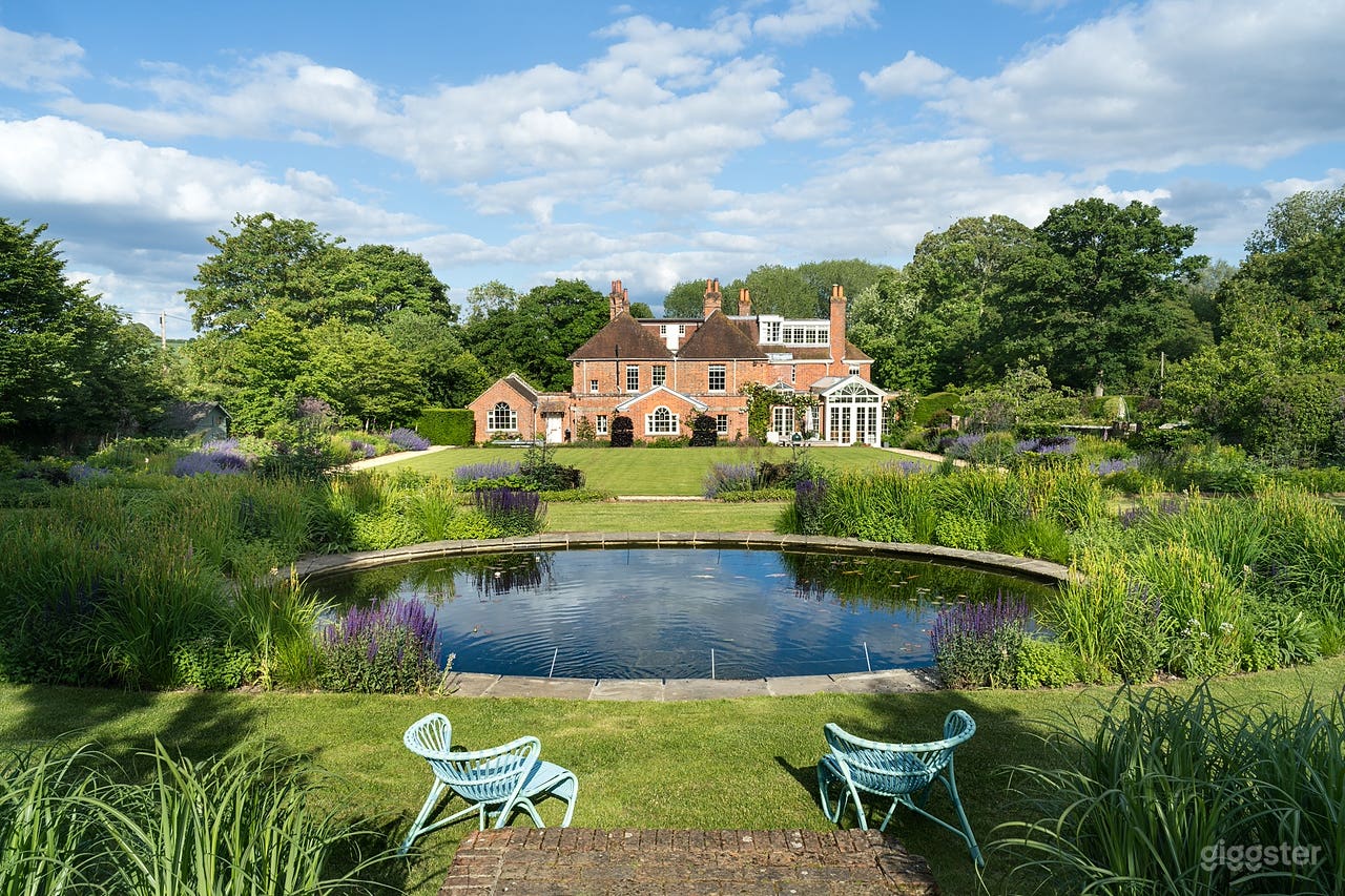 Berkshire Manor House With Seven Acres of Grounds Photo 3