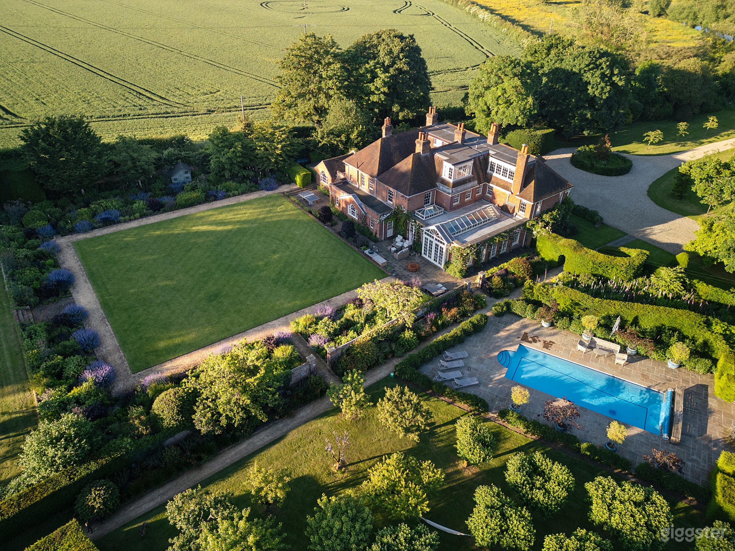 Berkshire Manor House With Seven Acres of Grounds Photo 1