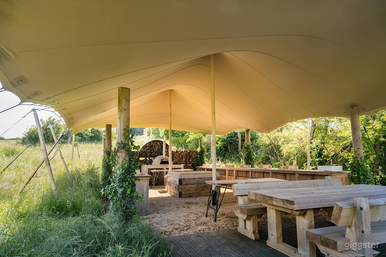 Berkshire Manor House With Seven Acres of Grounds Photo 4