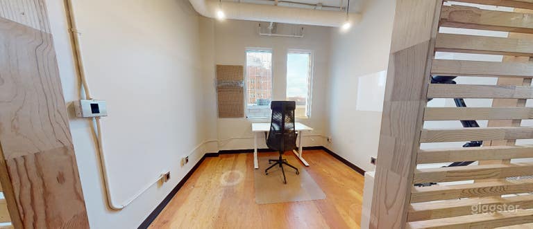  Professionally Designed Workspace 