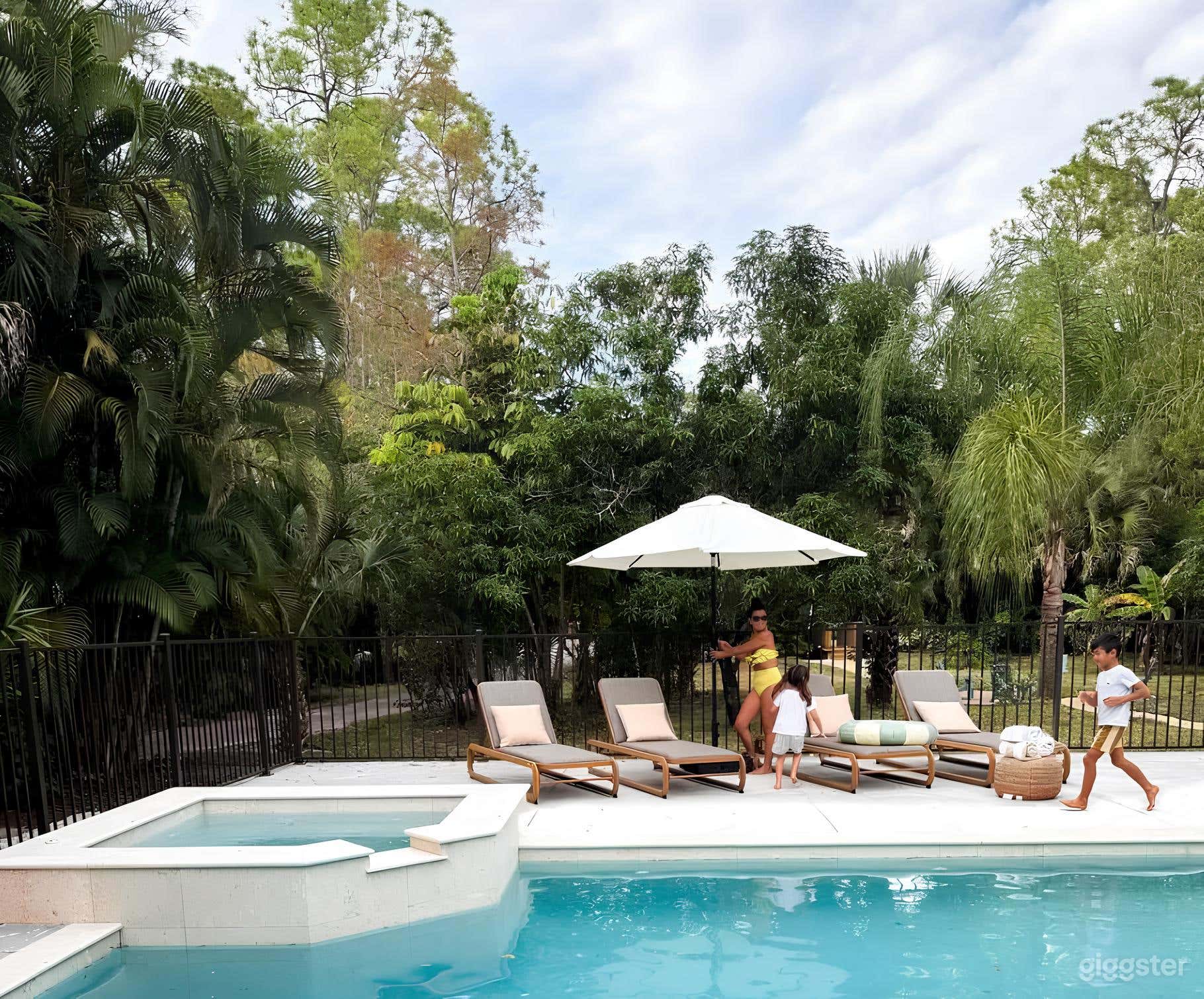 Luxurious Pool Area Photo 2