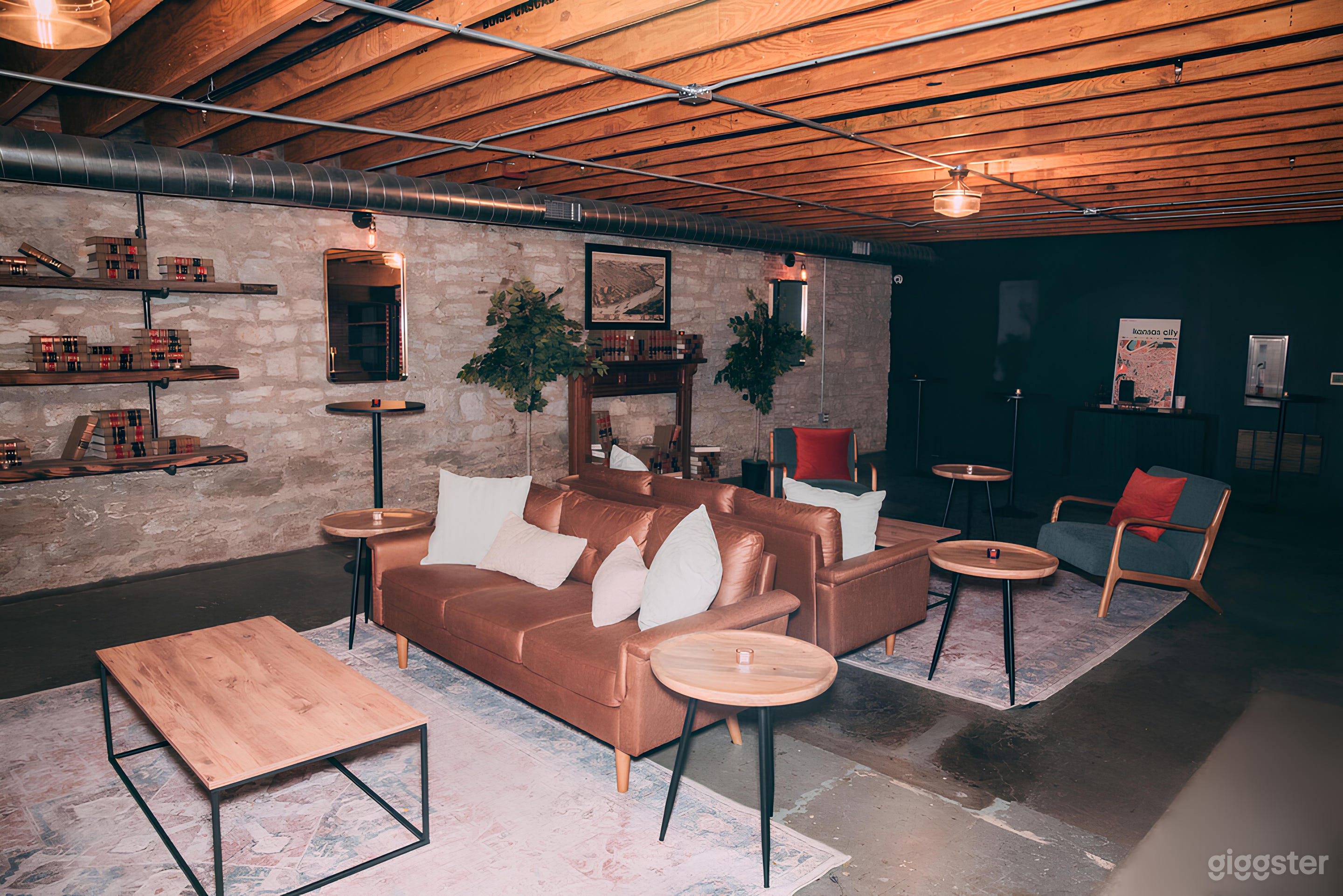 Furnished Private Speakeasy Photo 3