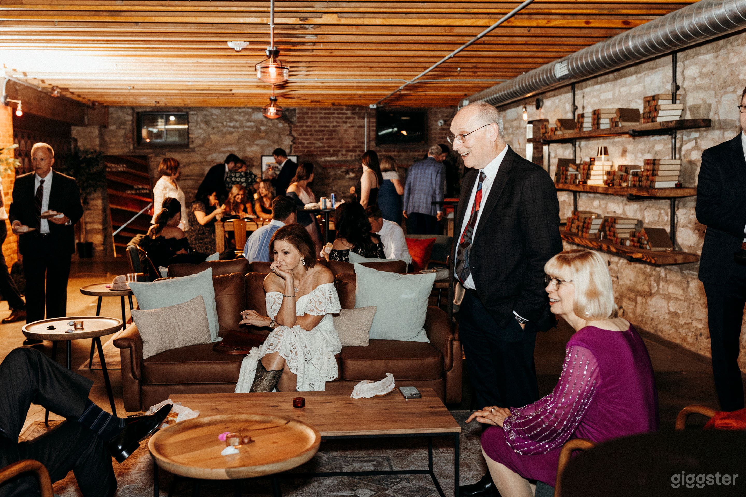 Furnished Private Speakeasy Photo 4