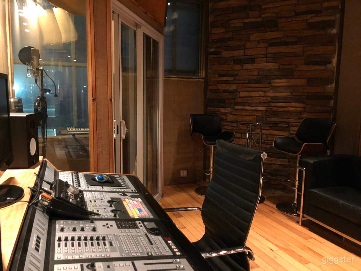 Production/Recording Space for Artists &amp; Producers Photo 4