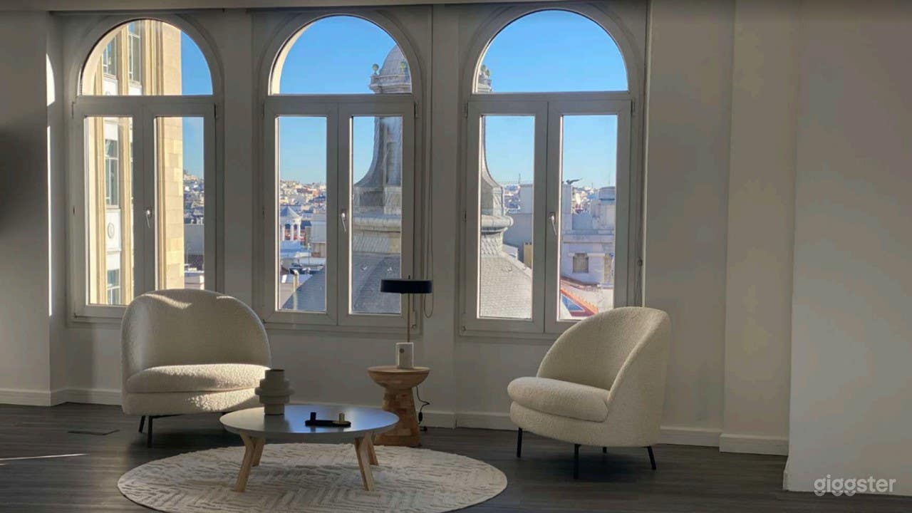 Hermoso Espacio amplio con dos orientaciones: Vistas a la Puerta del Sol y a la Plaza de Cibeles. Foto 2