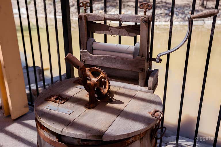  Antique Lake within a private 400 acres Ranch 