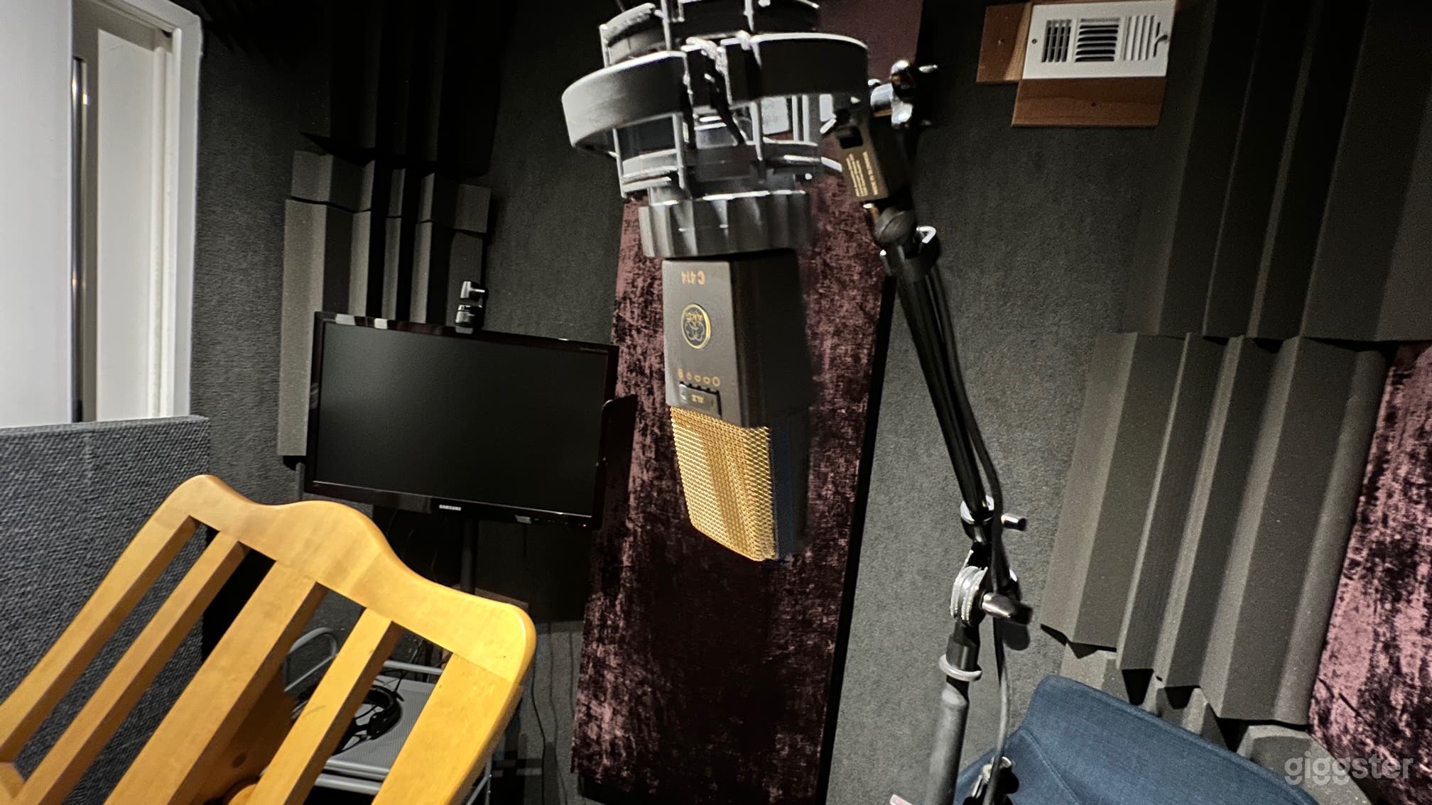 Range of mics including pair of AKG C414-XLII