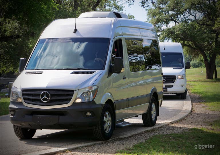  Elegant Bus for Intimate Groups of Eight 