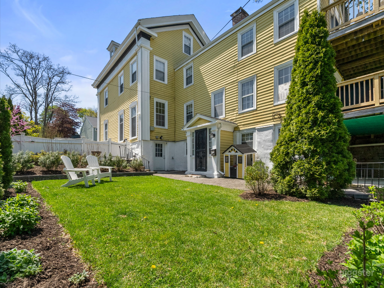  Storico Greek Revival con vista sullo skyline 