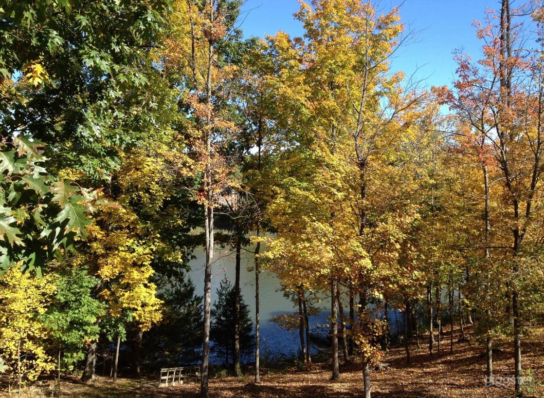 Stunning Lakehouse in Upstate New York Photo 1