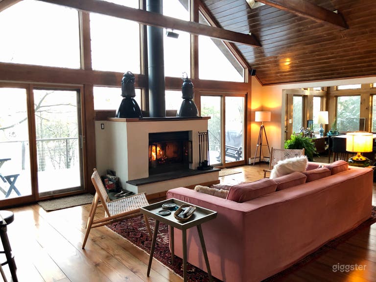  Stunning Lakehouse in Upstate New York 