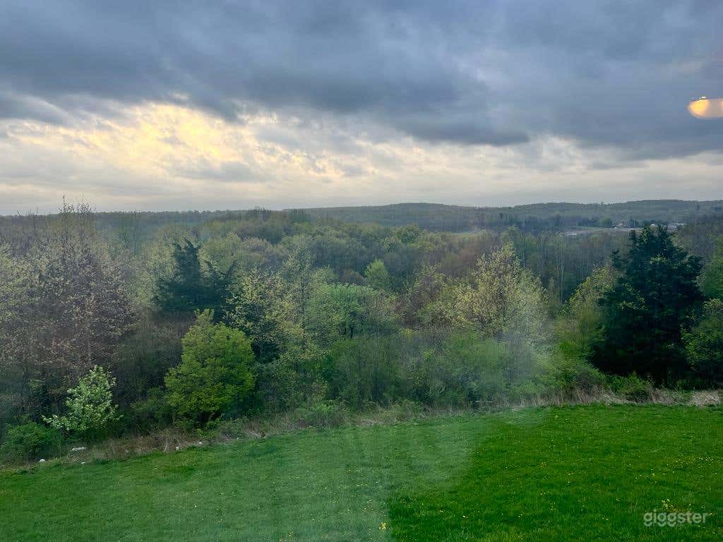 Majestic Home with Mountain Views Photo 4