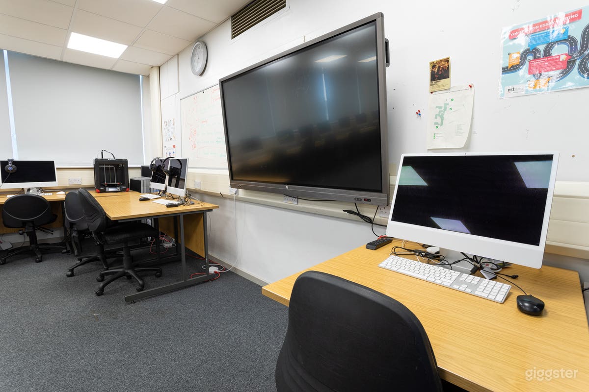 Mac/Tech Suite - Enfield Photo 3