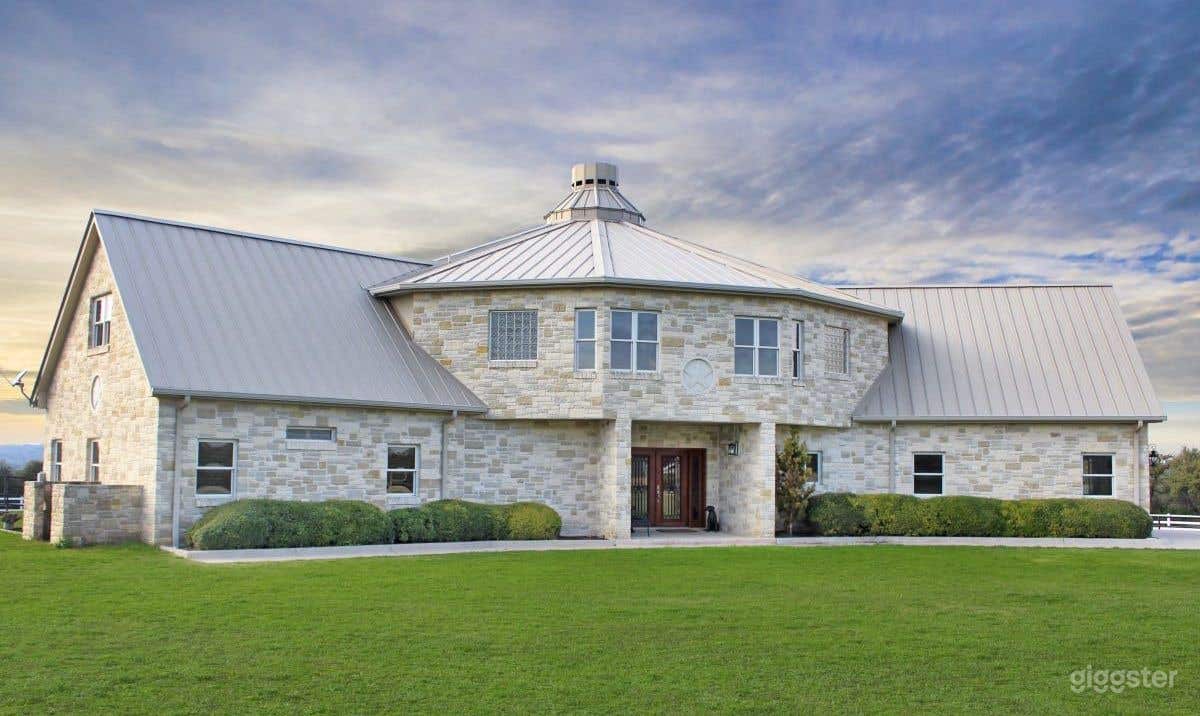 Rustic Yet Refined, Spacious and Luxurious Texas Hill Country Ranch Events Venue Photo 2