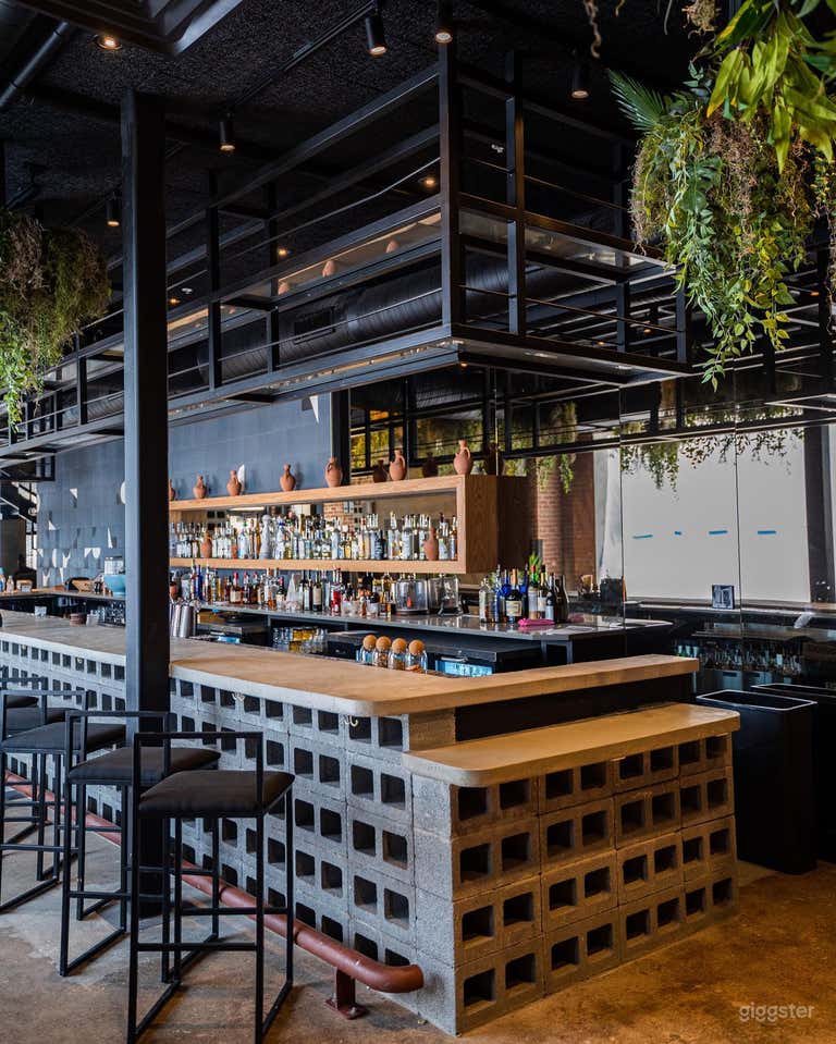   Downstairs Cocktail Bar 