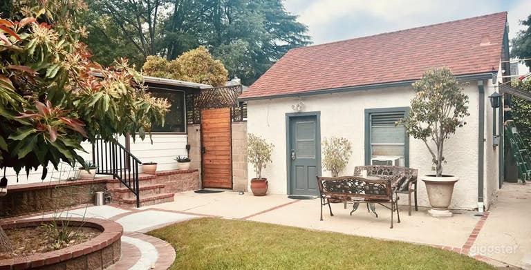  Cozy Studio Guest House with Queen Bed 