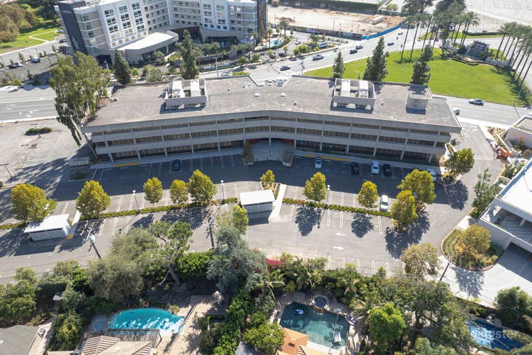  VERSATILE MEDICAL BUILDING IN ARCADIA 